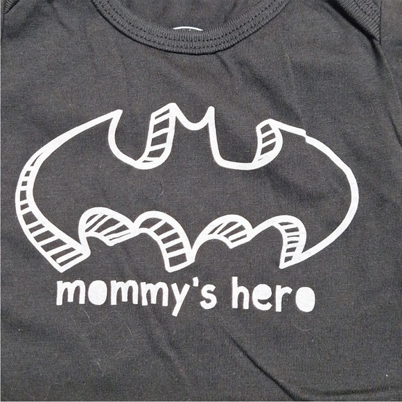 New with Tags! Three piece Batman Baby Onsie Set Sizes 12M and 18M - Picture 5 of 13